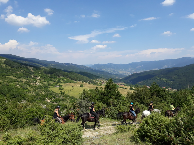Двудневен конен тур през 5 от най-красивите села в района